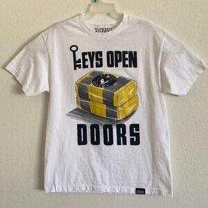 STREET DREAMS Men’s White T Shirt Size L